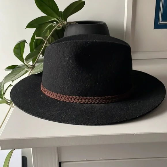 Black Wool hat by My Only - Picture 4 of 5